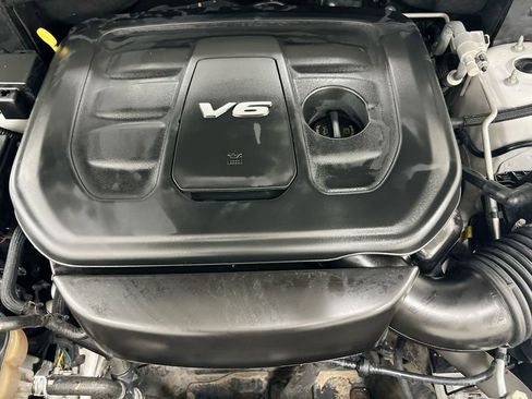 Used 2018 Jeep Grand Cherokee Limited w/ Luxury Group II image 25