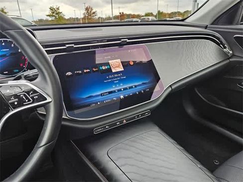 Used 2024 Mercedes-Benz E 350 4MATIC Sedan image 27