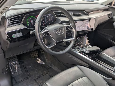 Used 2022 Audi e-tron Premium image 15