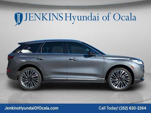 Used 2021 Lincoln Corsair Reserve w/ Equipment Group 201A image 2