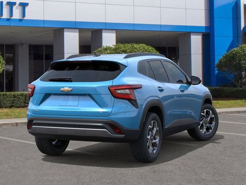 New 2026 Chevrolet Trax LT w/ Driver Confidence Package image 4