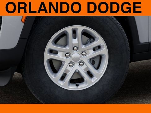 New 2025 Jeep Grand Cherokee Laredo w/ Trailer Tow Package image 8