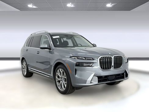 Used 2025 BMW X7 xDrive40i image 7