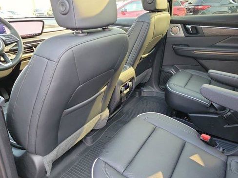 Used 2025 Buick Enclave Avenir w/ Super Cruise Package image 15