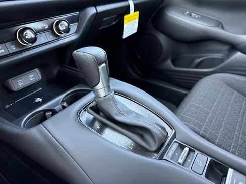 New 2026 Honda HR-V LX image 24
