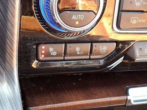 Used 2023 GMC Yukon Denali Ultimate image 25