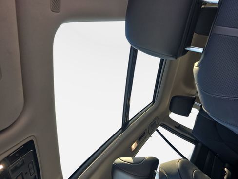 Used 2025 Toyota Grand Highlander AWD image 30