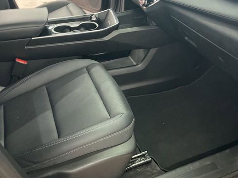 Used 2025 Chevrolet Equinox LT w/ Convenience Package II image 12