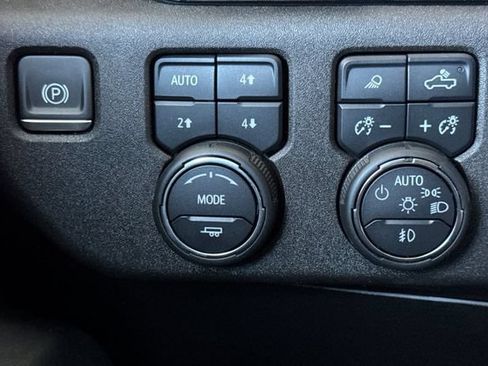 Used 2024 Chevrolet Silverado 3500 High Country w/ High Country Premium Package AWD/4WD image 44