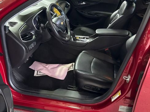 Used 2016 Chevrolet Malibu LT w/ Leather Package image 3