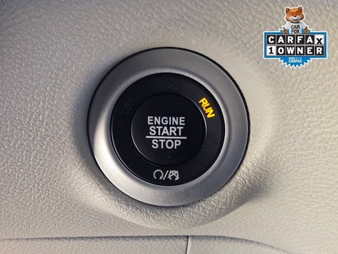 Used 2024 Chrysler Pacifica Touring-L FWD image 23