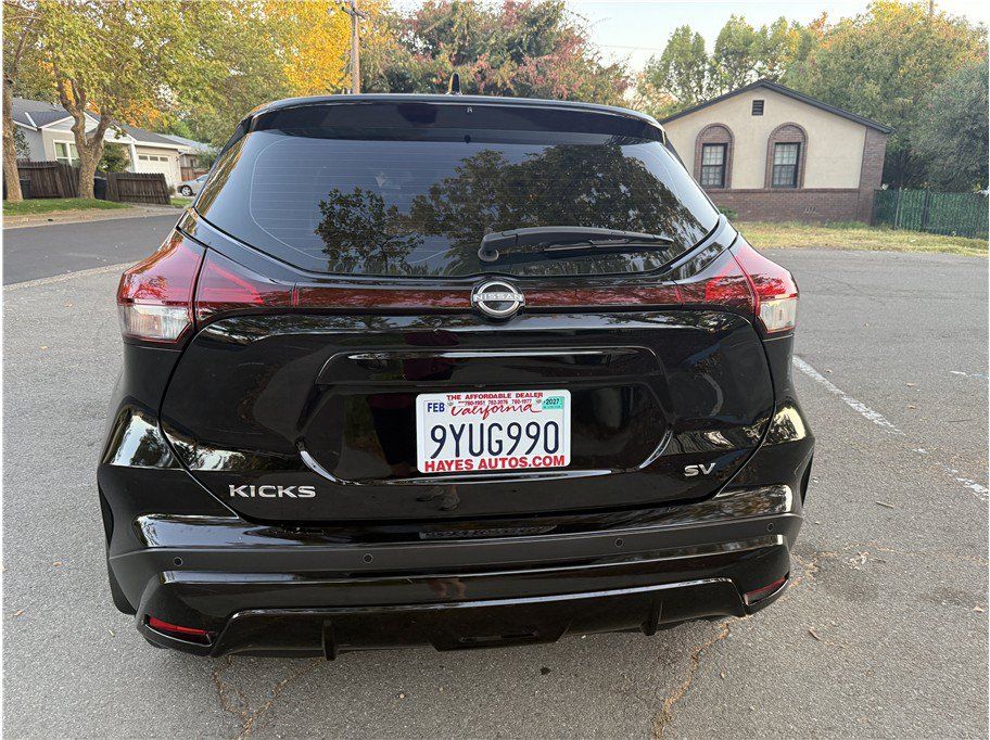 Used 2023 Nissan Kicks SV FWD image 4