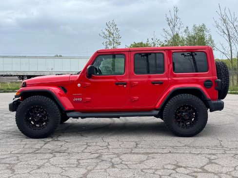 Used 2020 Jeep Wrangler Unlimited Sahara w/ Uconnect 4C Nav & Sound Group AWD/4WD image 2