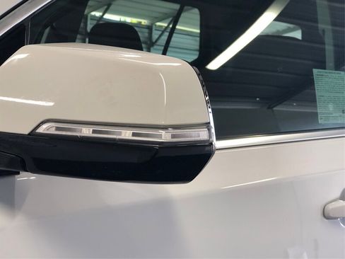 Used 2018 Chevrolet Traverse LT FWD image 19
