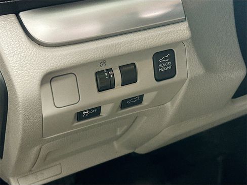 Used 2015 Subaru Forester 2.5i Limited image 11