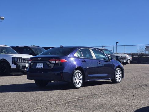 Used 2024 Toyota Corolla LE image 5