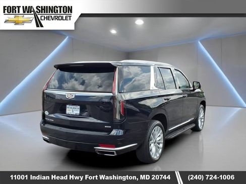 Used 2023 Cadillac Escalade Luxury AWD/4WD image 2