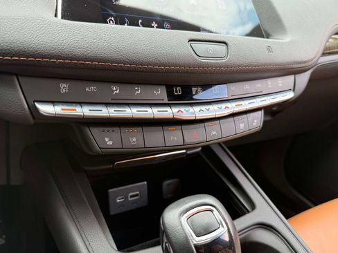 Used 2019 Cadillac XT4 Premium Luxury AWD/4WD image 27