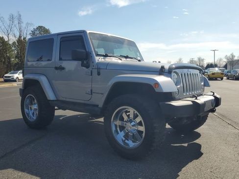 Used 2018 Jeep Wrangler Sahara w/ Connectivity Group image 3