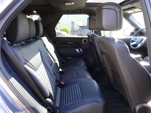 New 2025 Land Rover Discovery S AWD/4WD image 23