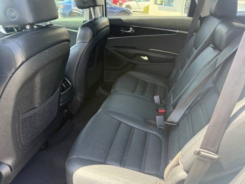 Used 2019 Kia Sorento EX FWD image 15