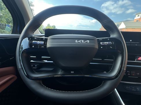New 2027 Kia Carnival SX Prestige FWD image 24