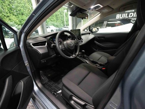 Used 2024 Toyota Corolla LE FWD image 8