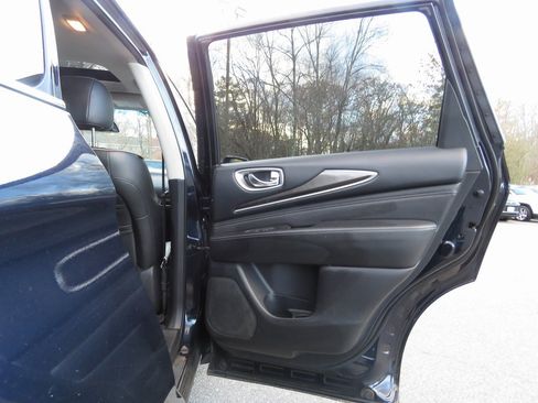 Used 2019 INFINITI QX60 Luxe w/ Essential Package image 16