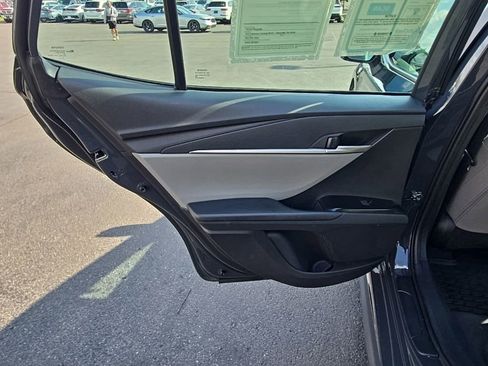 Used 2025 Toyota Camry SE image 26