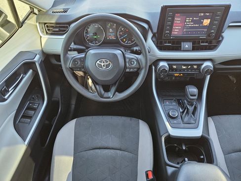 Used 2022 Toyota RAV4 XLE image 27