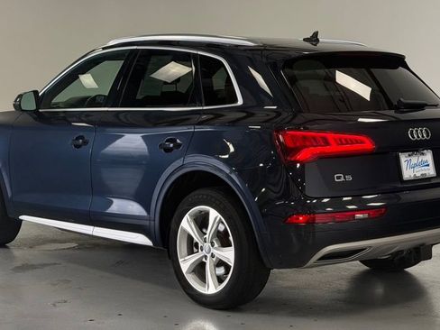 Used 2020 Audi Q5 2.0T Premium Plus w/ Premium Plus Package image 3