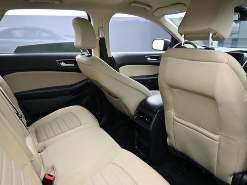 Used 2024 Ford Edge SE image 33