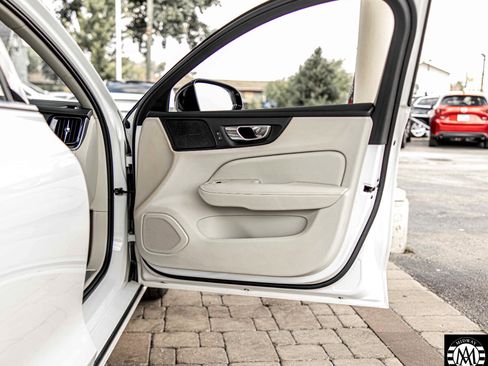 Used 2023 Volvo S60 T8 Plus image 40