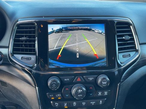 Used 2021 Jeep Grand Cherokee Laredo X image 25