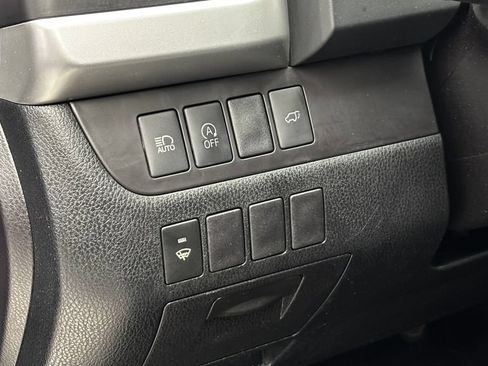 Used 2019 Toyota Highlander XLE w/ Protection Package #3 AWD/4WD image 18