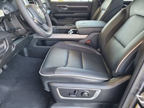 New 2026 RAM 1500 Laramie w/ Sport Appearance Package AWD/4WD image 7