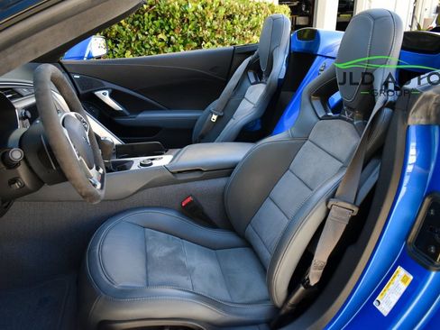 Used 2015 Chevrolet Corvette Z06 w/ 3LZ Preferred Equipment Group RWD image 14