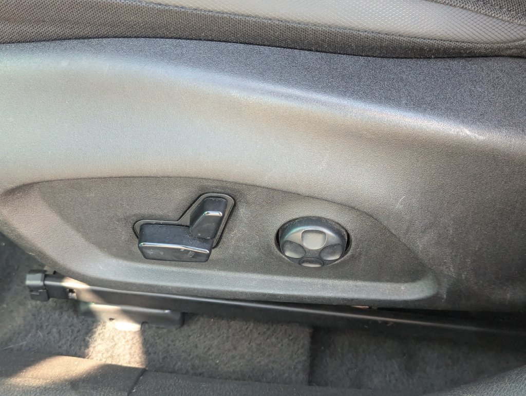 Used 2020 Jeep Renegade Altitude FWD image 30