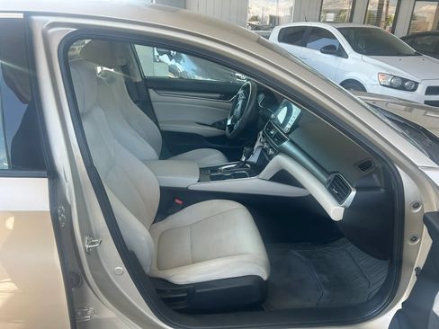 Used 2018 Honda Accord LX image 4