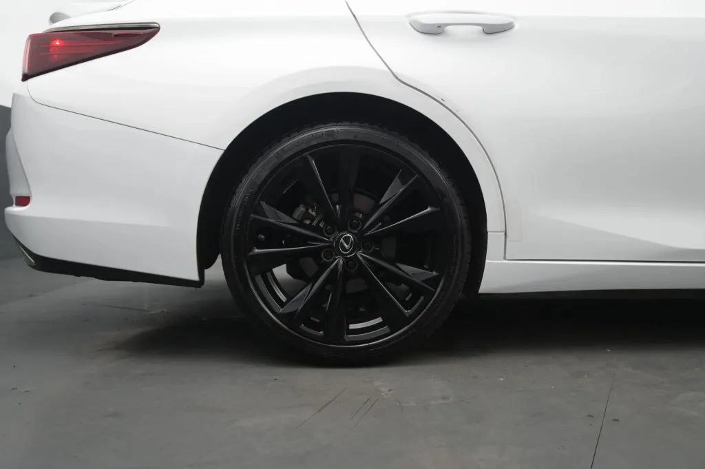 Used 2024 Lexus ES 350 F Sport w/ Accessory Package (Z2) FWD image 16