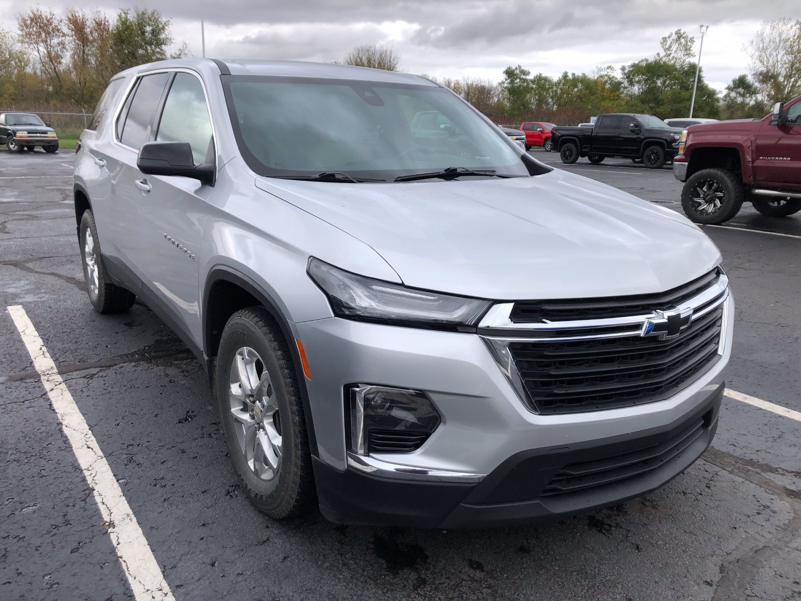 Used 2022 Chevrolet Traverse LS AWD/4WD image 3