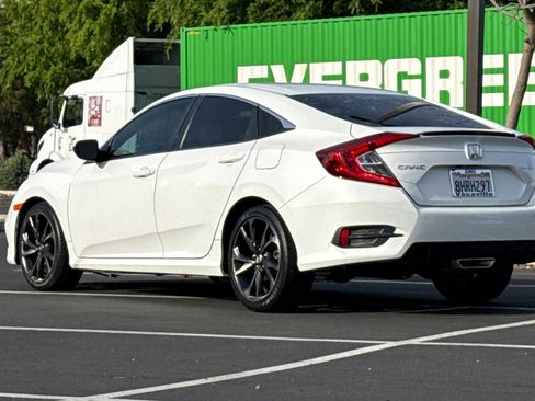 Used 2019 Honda Civic Sport image 7