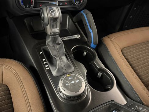 Used 2021 Ford Bronco Outer Banks AWD/4WD image 24