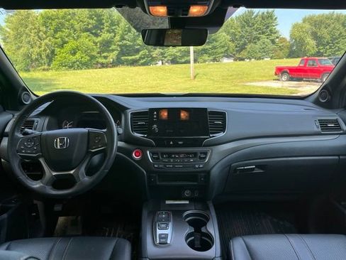 Used 2022 Honda Passport TrailSport image 12