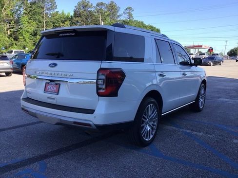 Used 2024 Ford Expedition Limited RWD image 3