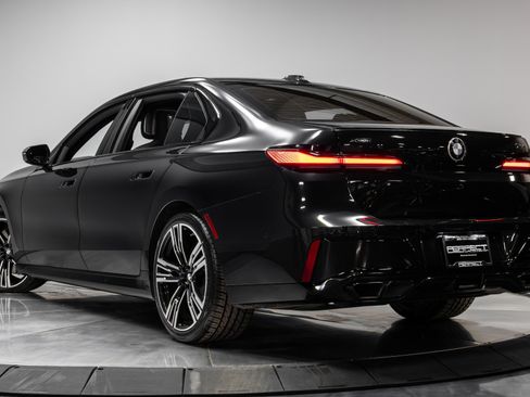 Used 2023 BMW 760i xDrive image 48