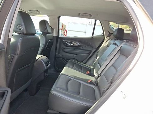 Used 2024 GMC Terrain SLT image 13