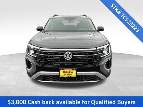 New 2026 Volkswagen Atlas Peak Edition image 2