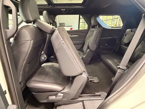 Used 2025 Ford Explorer ST AWD/4WD image 18