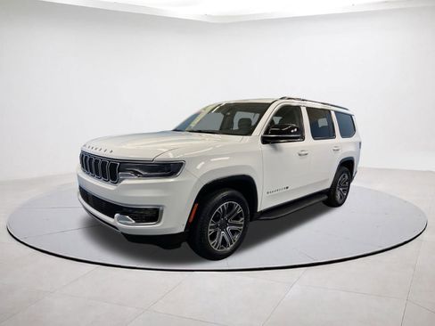 Used 2024 Jeep Wagoneer Series II w/ Flexible Seating Group image 3